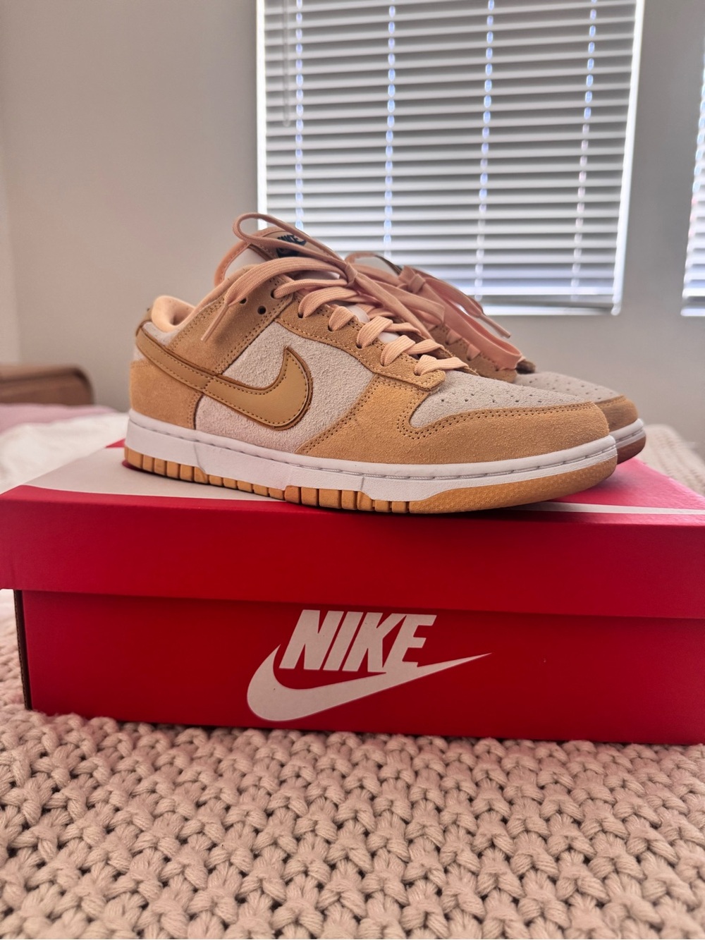 Nike Dunk Low - wheat gold